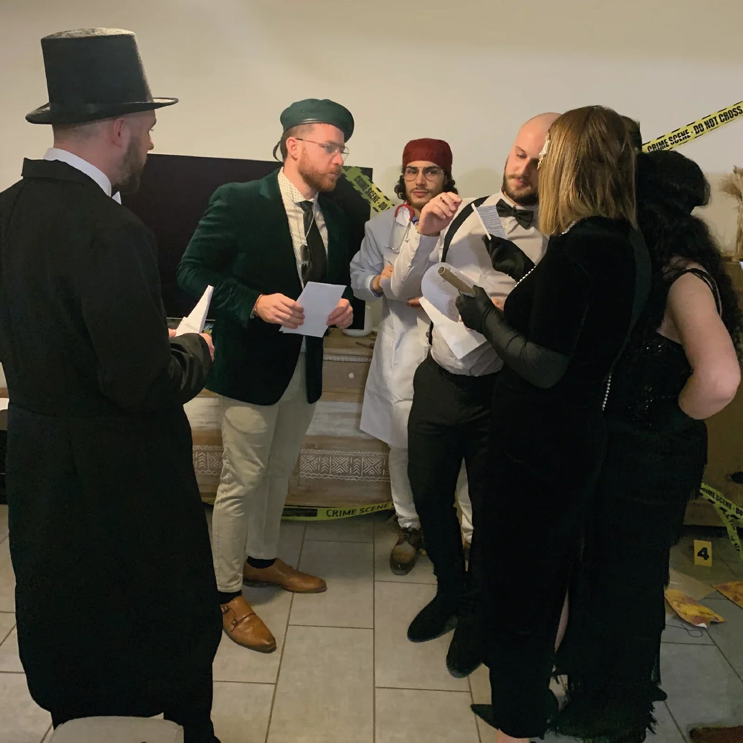 Murder Party Cluedo Geant Enquete Policiere Grandeur Nature